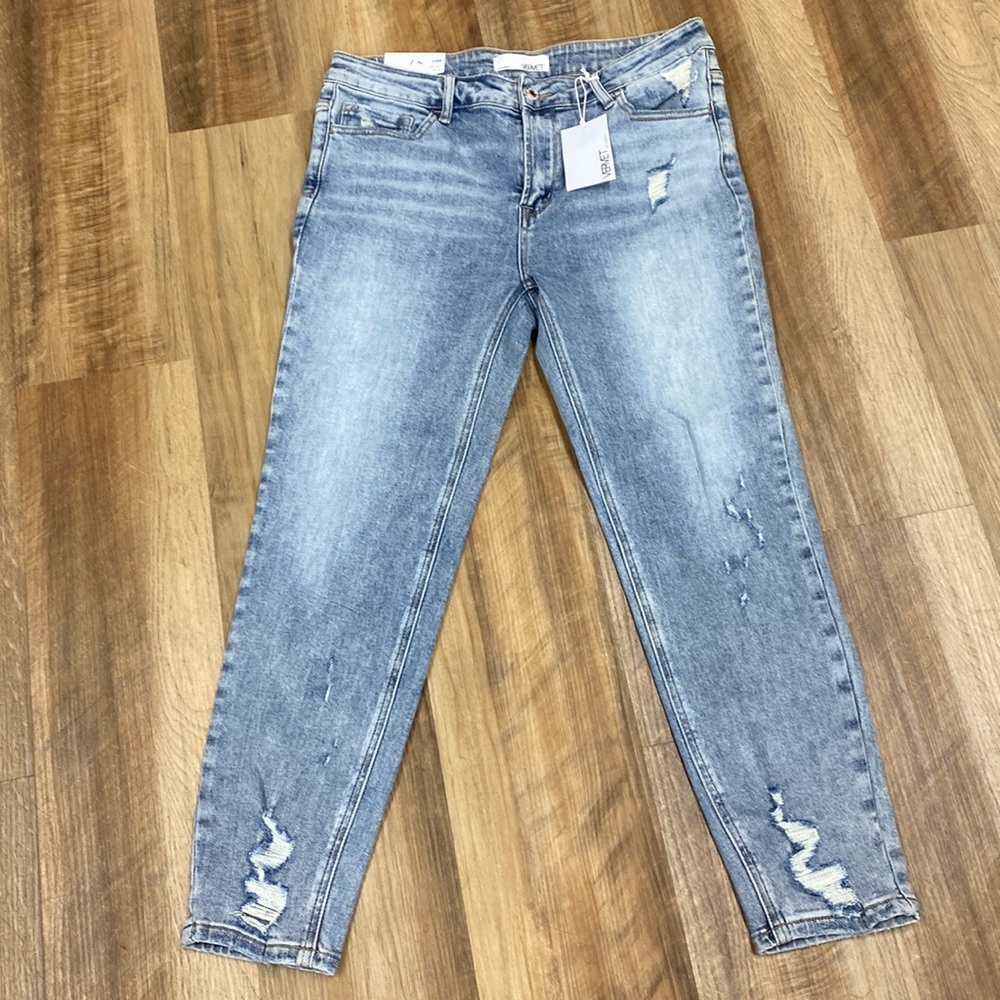NWT vervet light wash destroyed jeans Sz 32